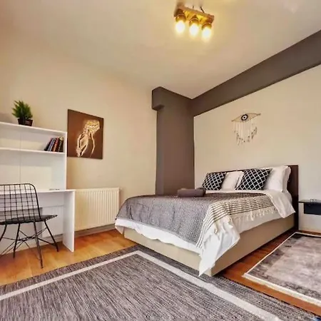 Апарт-отель Cihangir House Стамбул