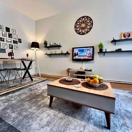 Cihangir House Стамбул