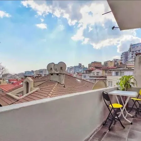 Апарт-отель Cihangir House *